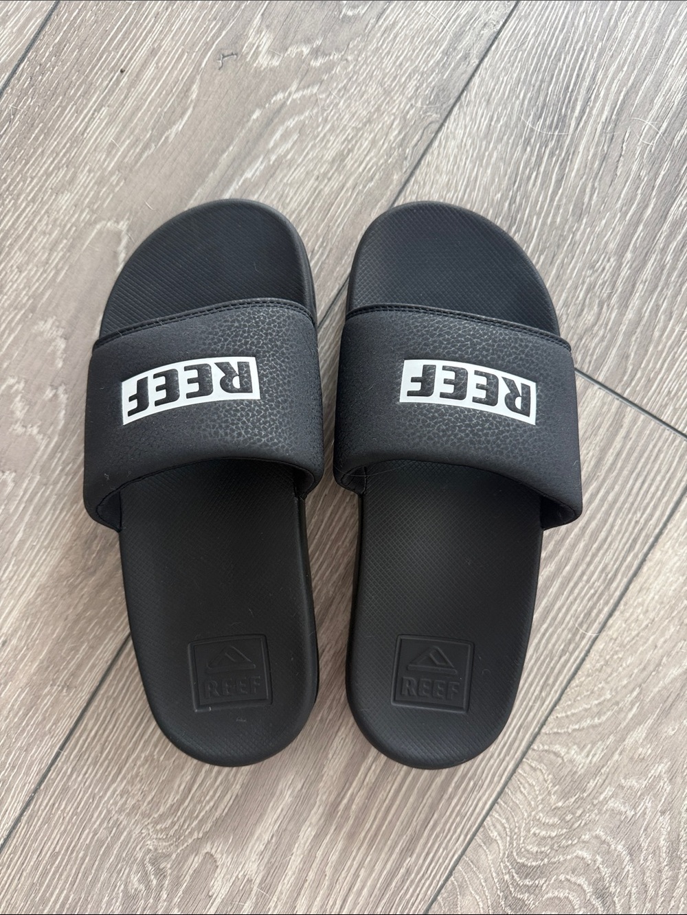Reef Kids Black Slides with White Logo